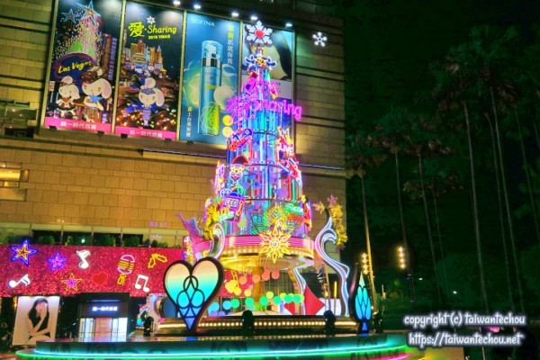 台湾のクリスマス〜年末カウントダウン　高雄夢時代イルミネーションに花火、コンサート！